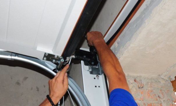 Automatic-Garage-Door-SF-22-1024x669